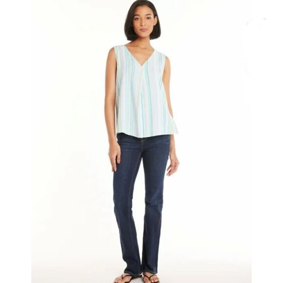 Women's Woven Lightweight Core Tank Top, Size L - Picture 5 of 7